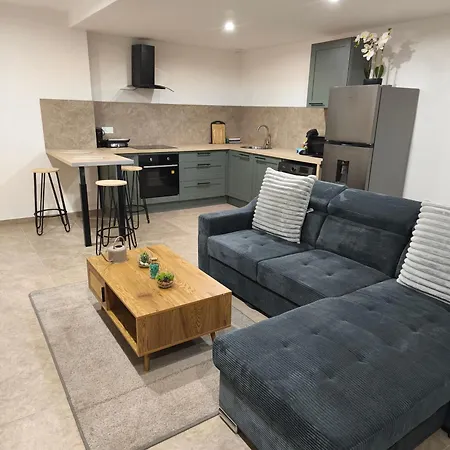 Secret - 5 Pers - Jacuzzi - 70m2 - 2 Séparés Maison d'hôtes