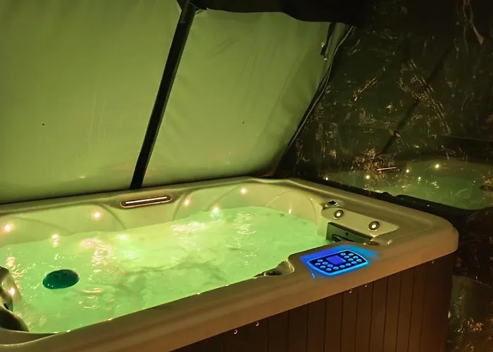 Secret - 5 Pers - Jacuzzi - 70m2 - 2 Separes